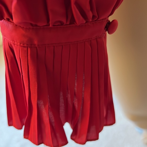 Stunning Vintage Oscar de la Renta Red Blouse with Ruffles, 100% Silk - Picture 3 of 9